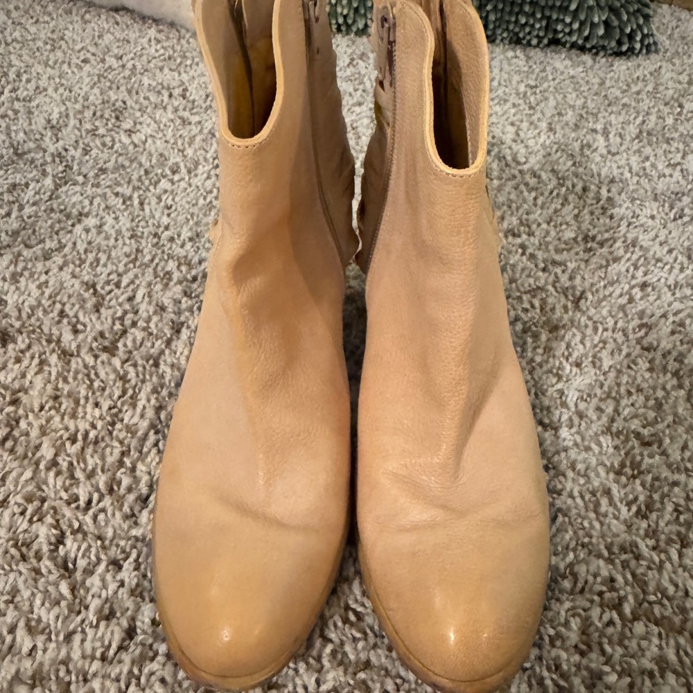 Women's Tan Ankle Boots